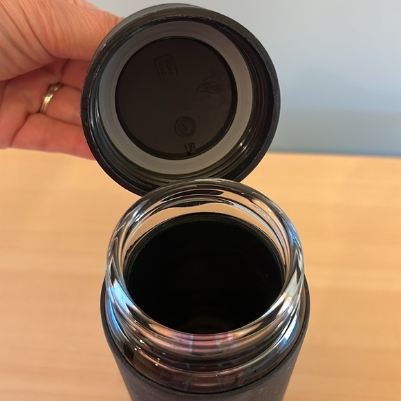 Peloton Glass Water Bottle 16 oz - Picture 6 of 7